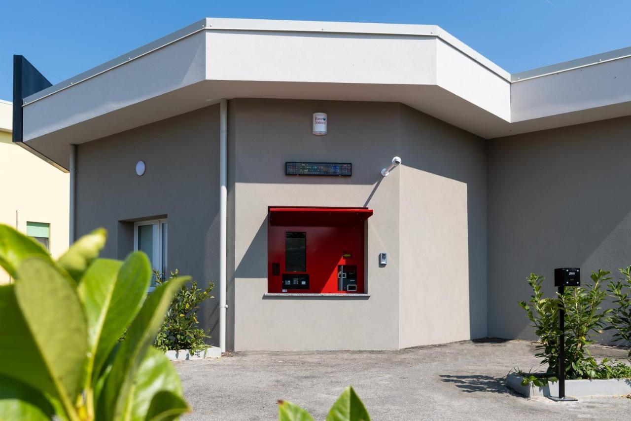 Motel Circuit Drive Cingia De' Botti Exterior foto